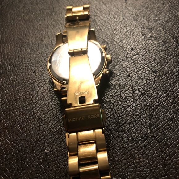 Michael Kors watch - Picture 2 of 4
